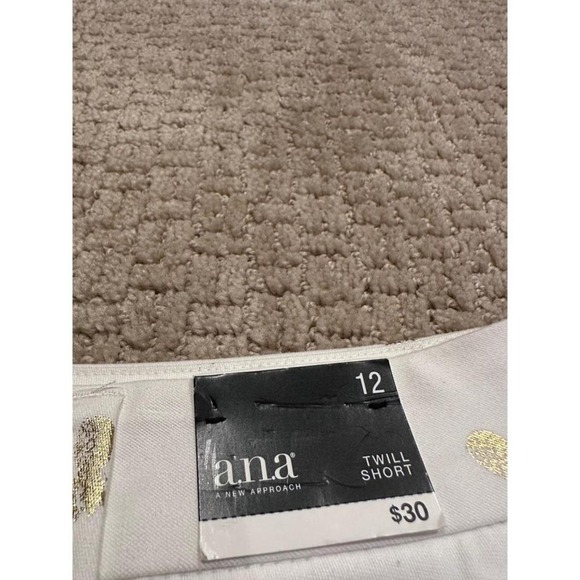 New ANA Approach Women's Twill Shorts Size 12 White Gold Pineapple Print $30 - Picture 5 of 7